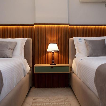 Spacious City Paradise - 3Br Apt In The Heart Of 地拉那 外观 照片