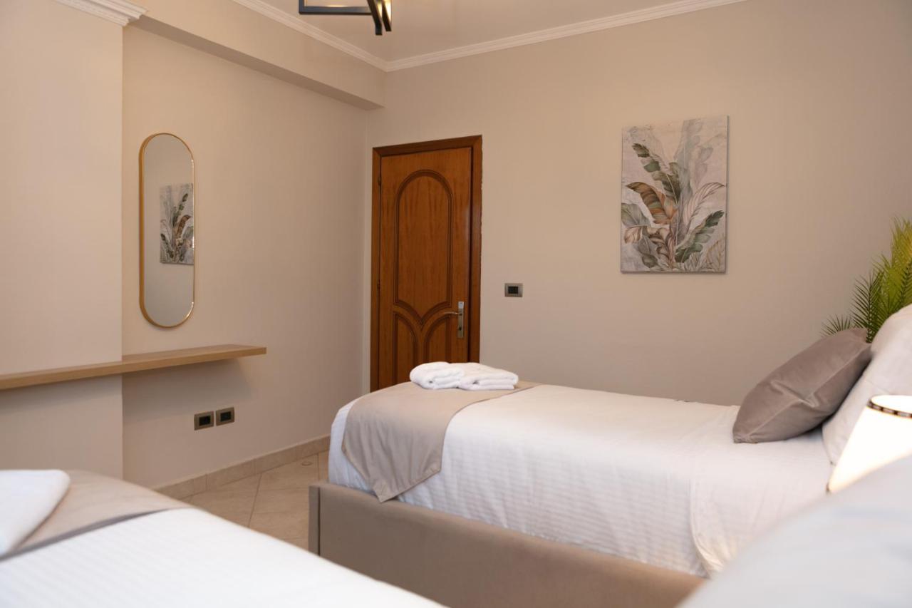 Spacious City Paradise - 3Br Apt In The Heart Of 地拉那 外观 照片